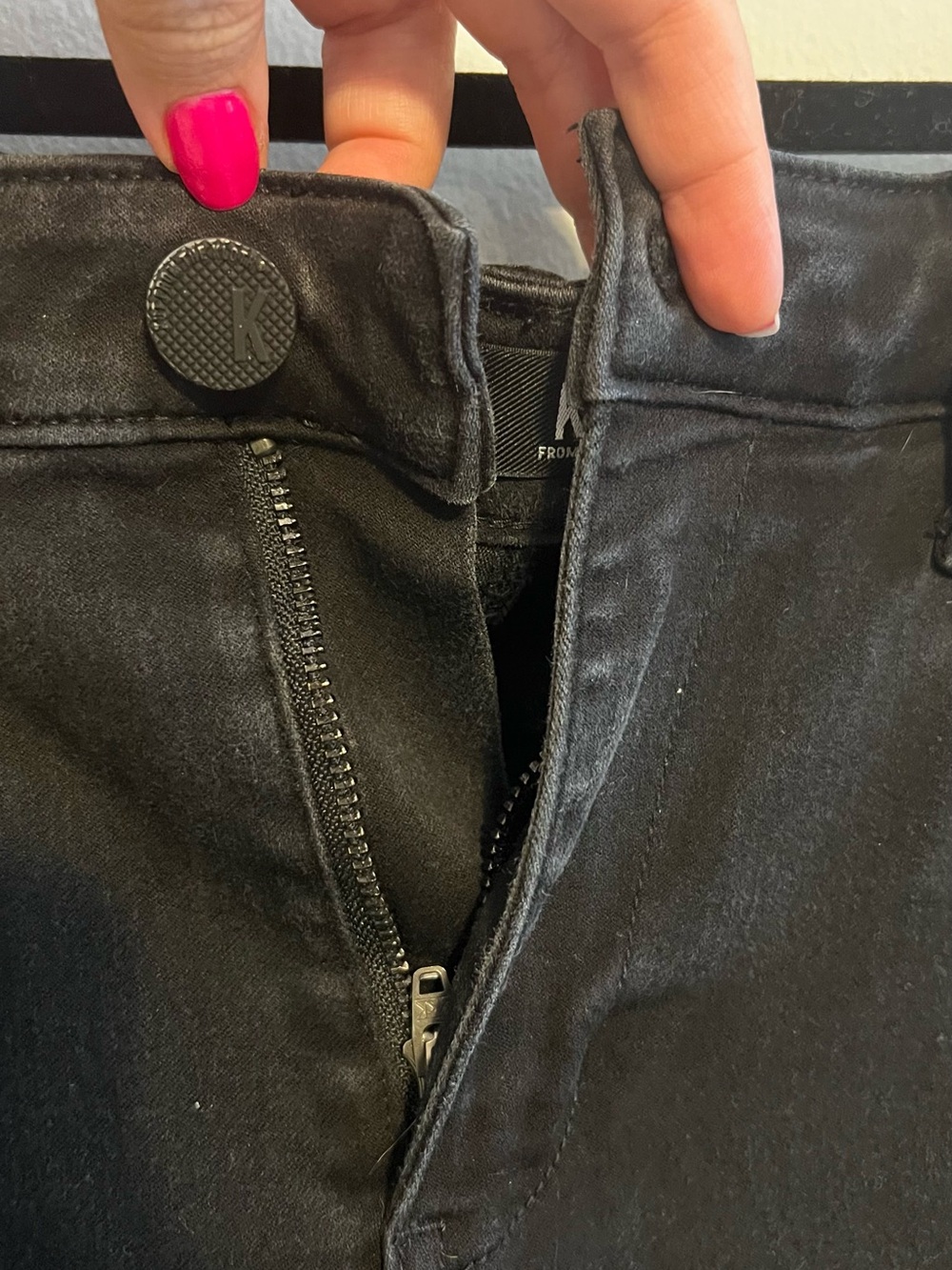 KUT from the Kloth Mia High Rise Skinny Jeans in Black | Women’s 8 - Picture 2 of 7